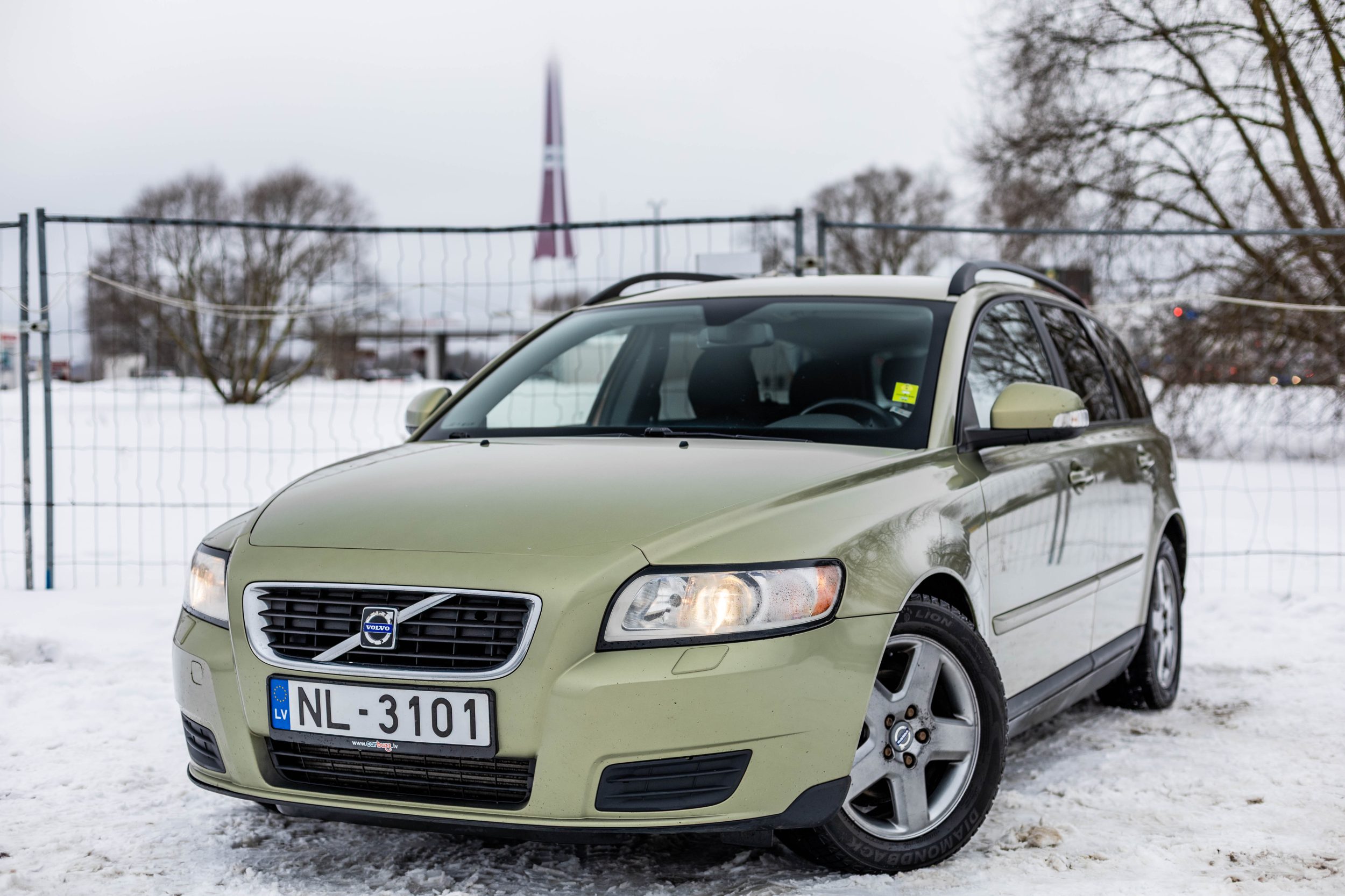 VOLVO V50