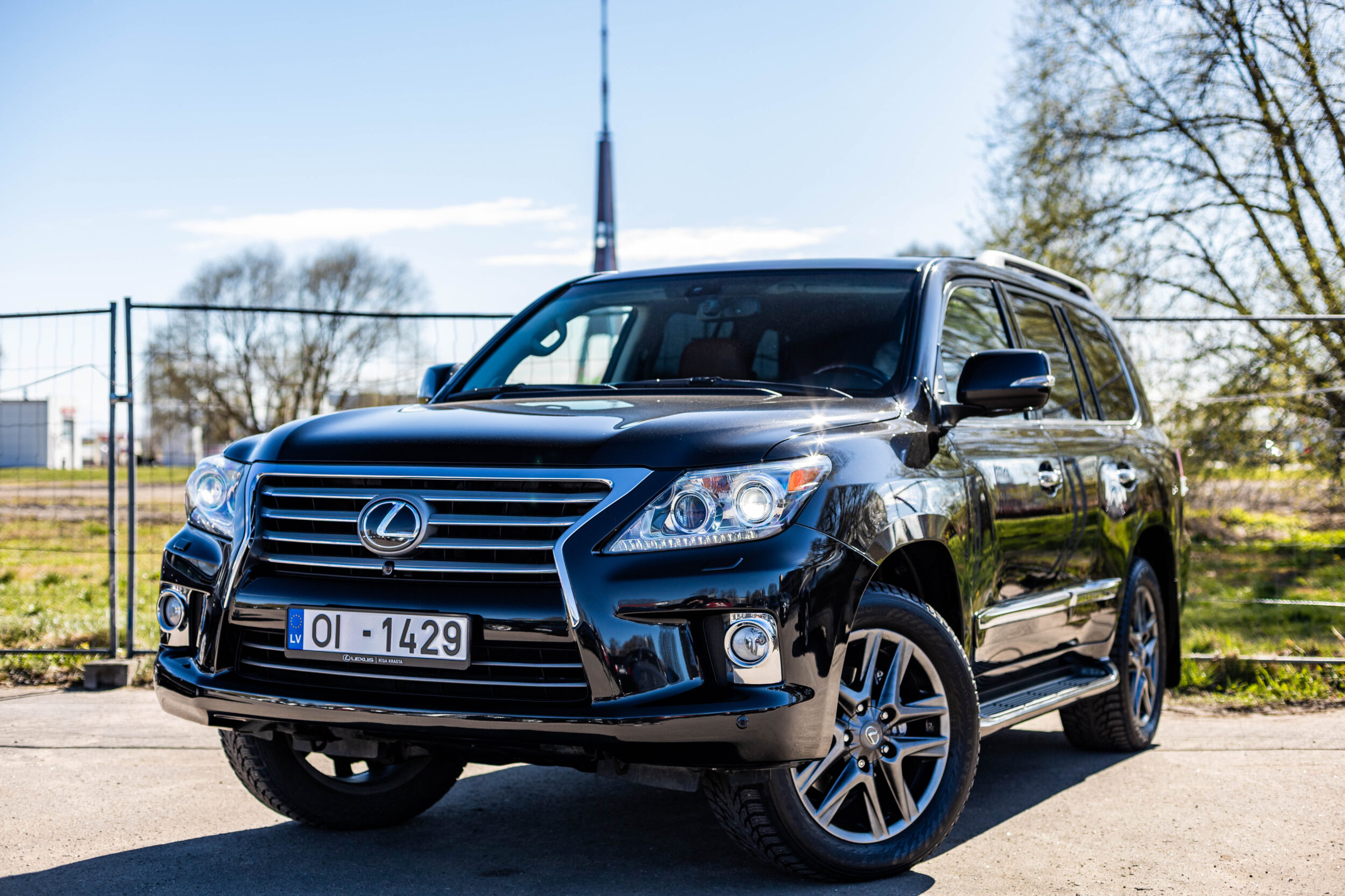 LEXUS LX570