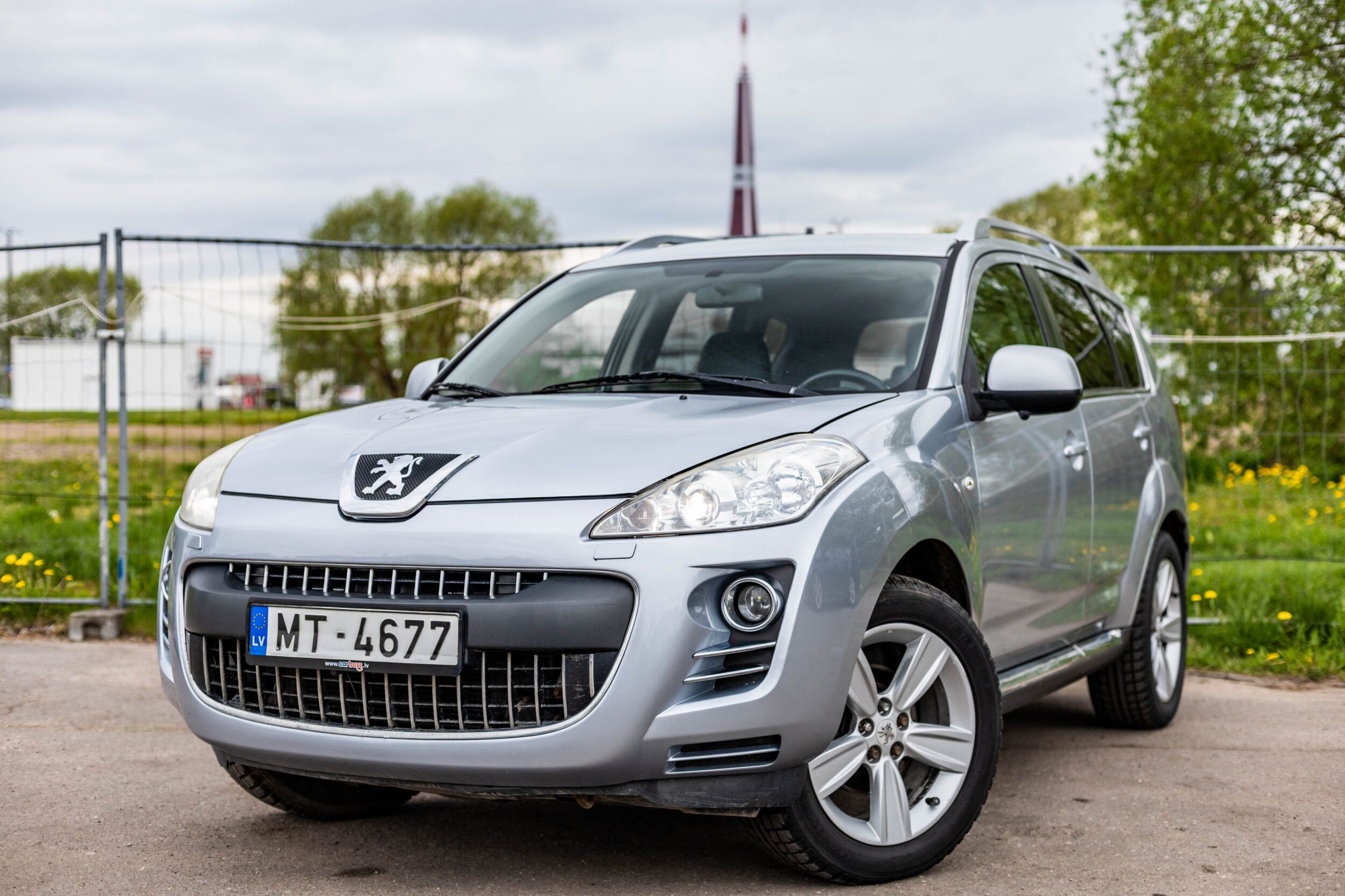 PEUGEOT 4007
