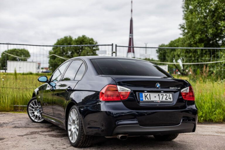 BMW 320SI – 6