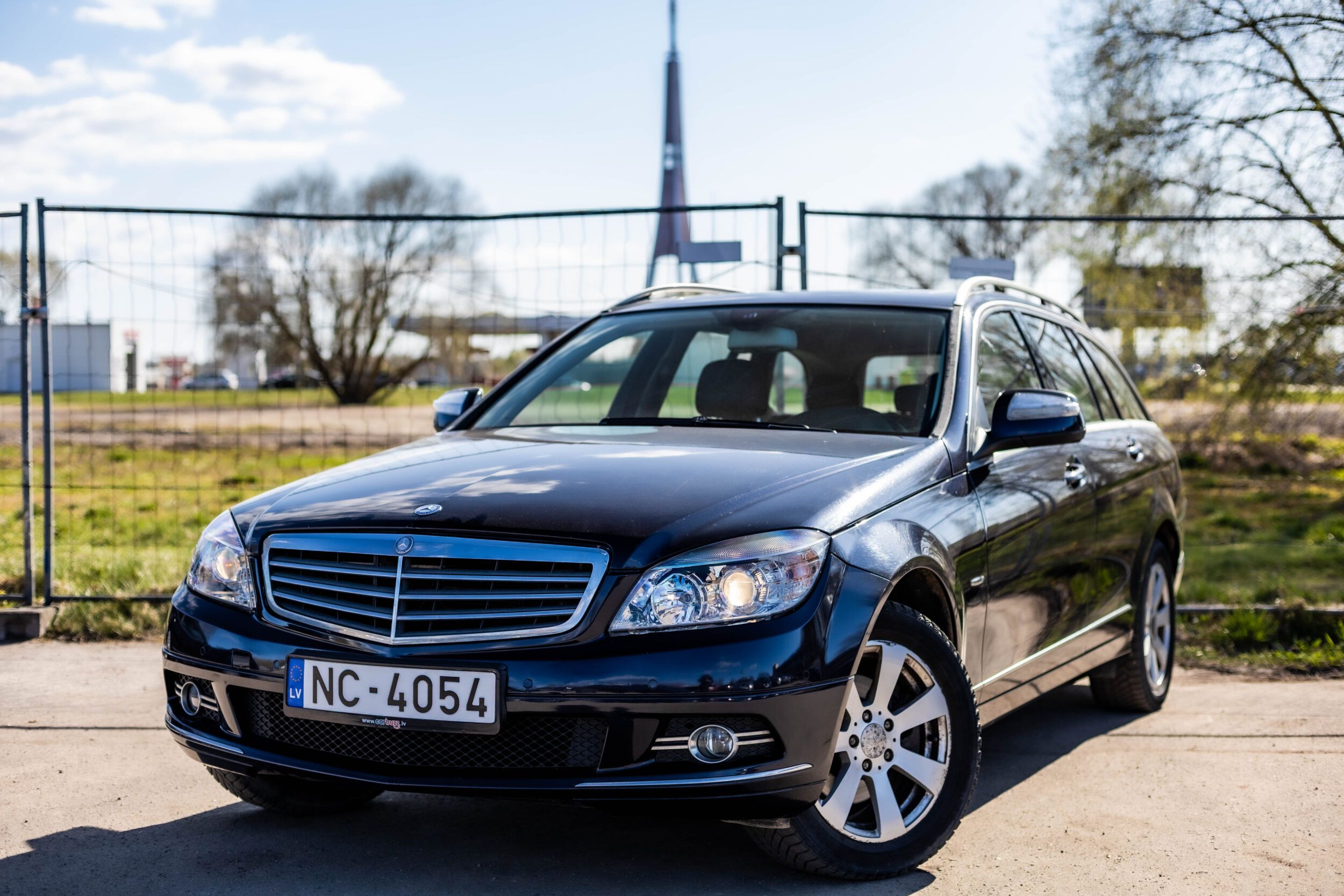 MERCEDES BENZ C200