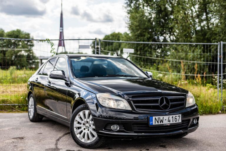 MERCEDES BENZ C220 – 2