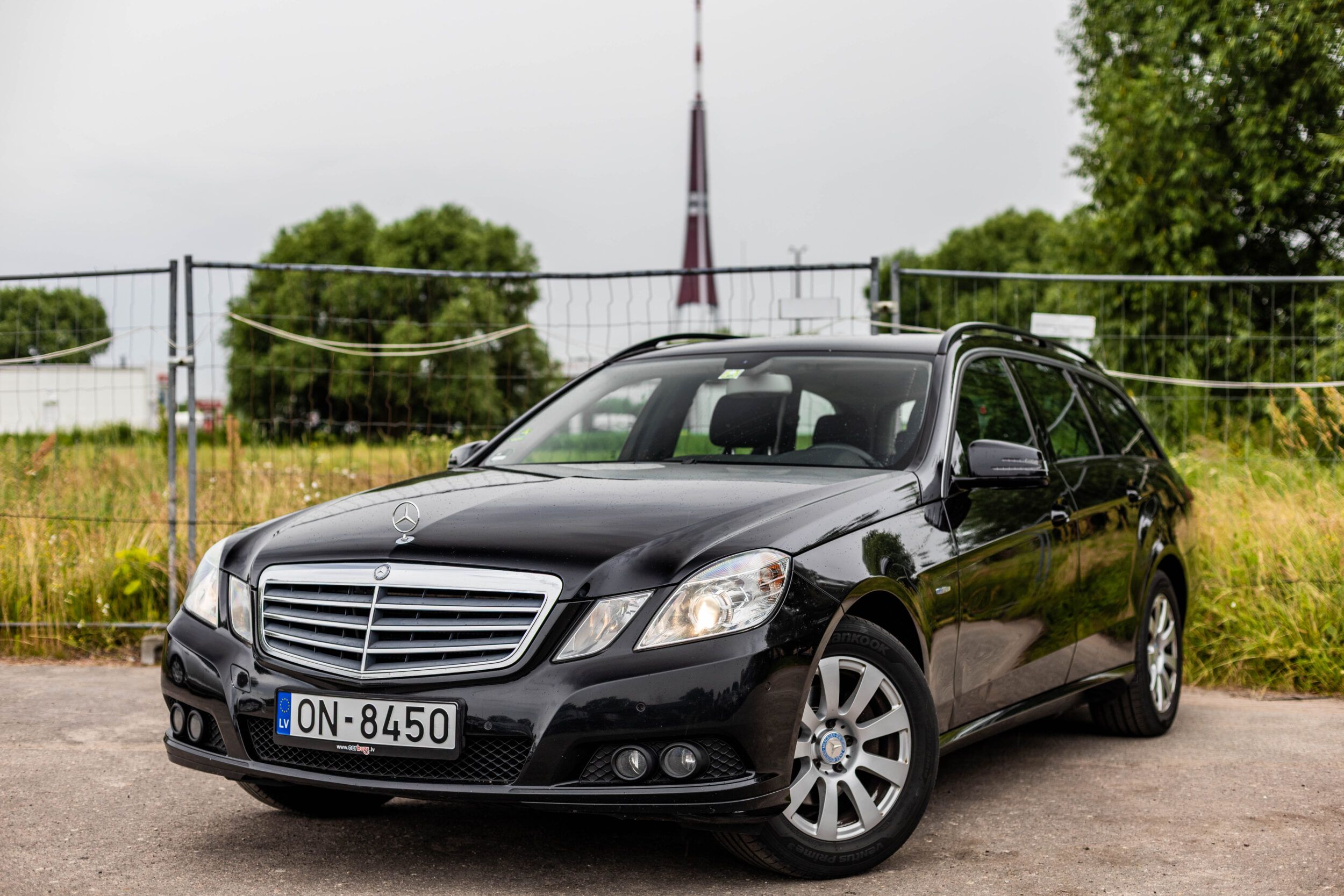 MERCEDES BENZ E220