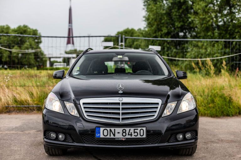 MERCEDES BENZ E220 – 2