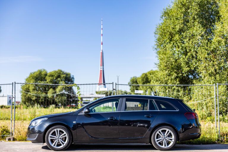 OPEL INSIGNIA SPORTS TOURER SW – 4