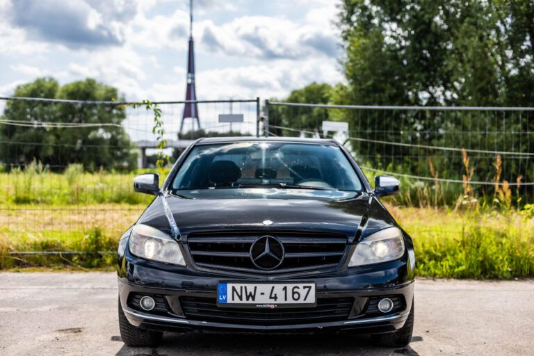 MERCEDES BENZ C220 – 3