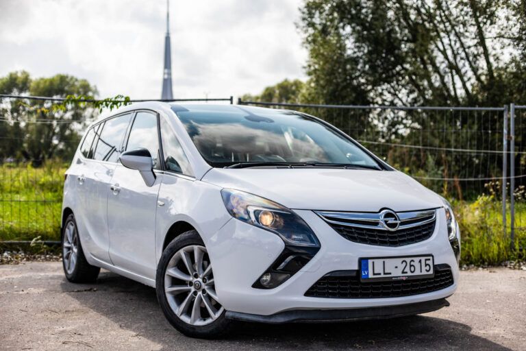 OPEL ZAFIRA TOURER – 2