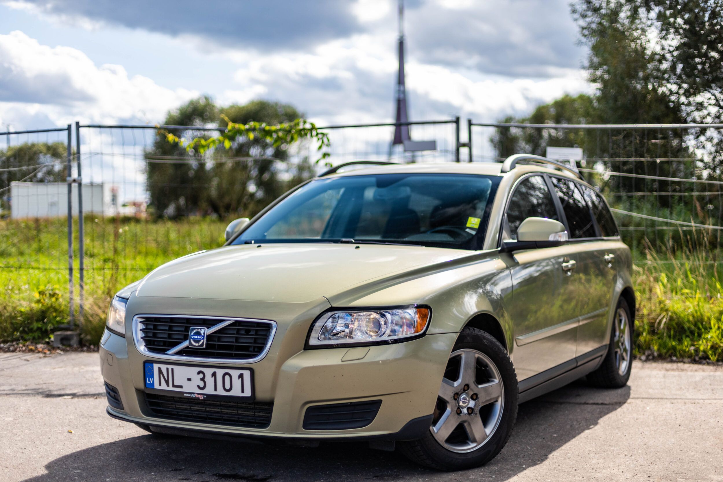 VOLVO V50