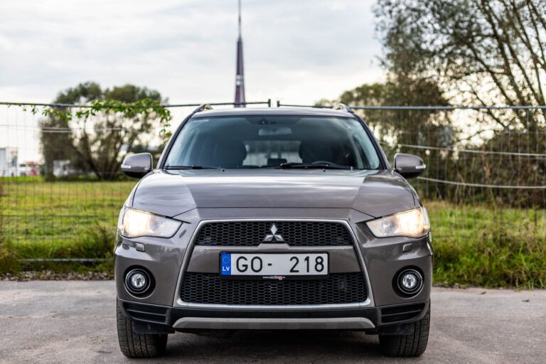 MITSUBISHI OUTLANDER – 3