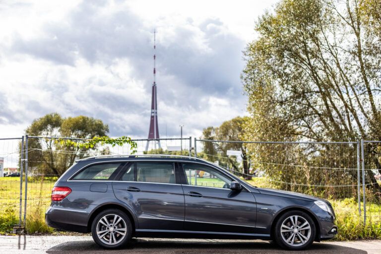 MERCEDES BENZ E350 – 5