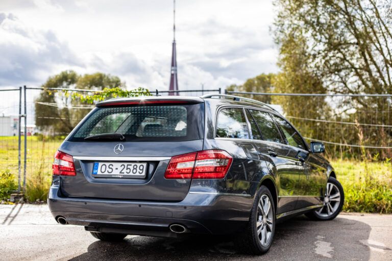 MERCEDES BENZ E350 – 7
