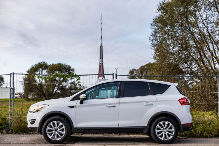 FORD KUGA – 4