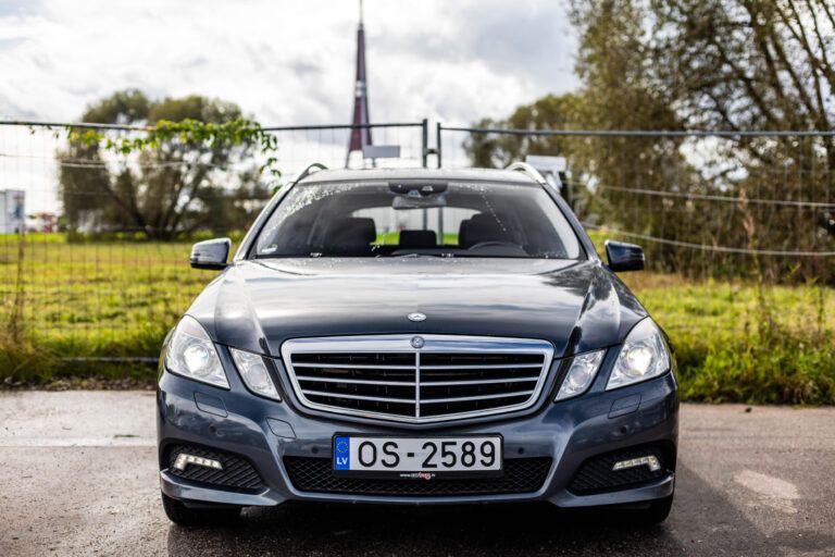 MERCEDES BENZ E350 – 3