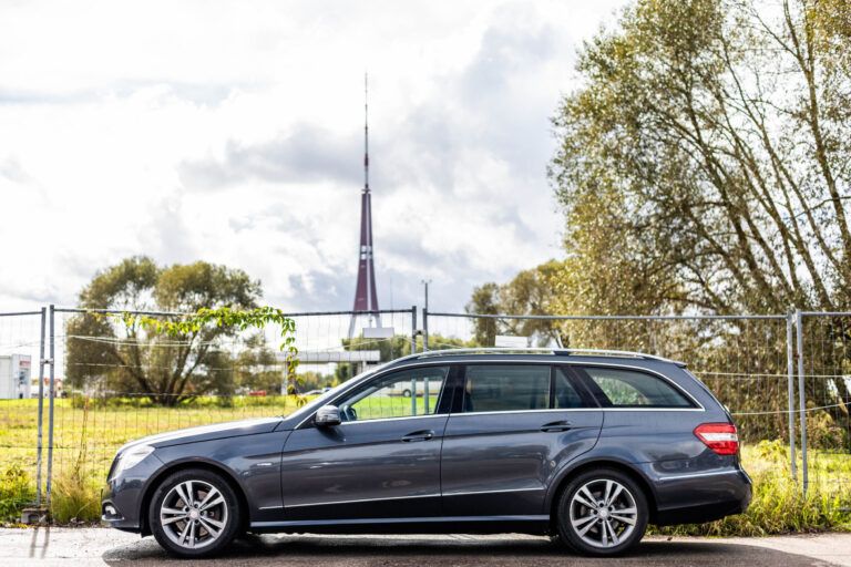 MERCEDES BENZ E350 – 4