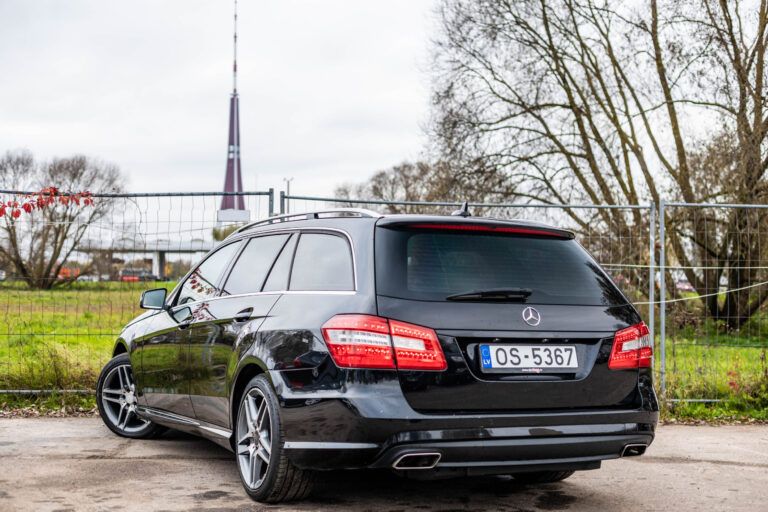 MERCEDES BENZ E350 – 7