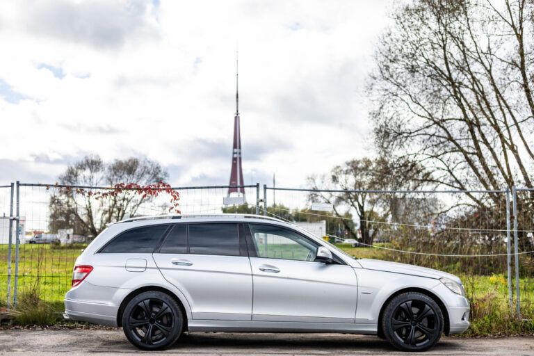 MERCEDES BENZ C320 – 5