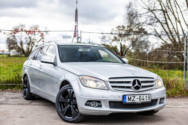 MERCEDES BENZ C320 – 2