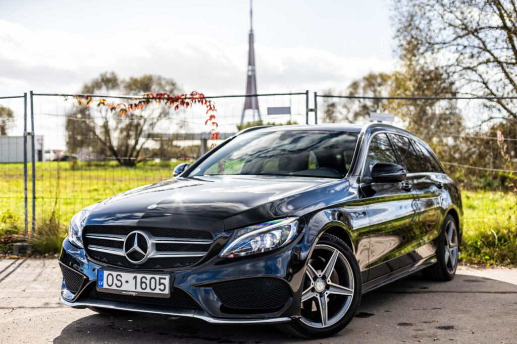 MERCEDES BENZ C200D