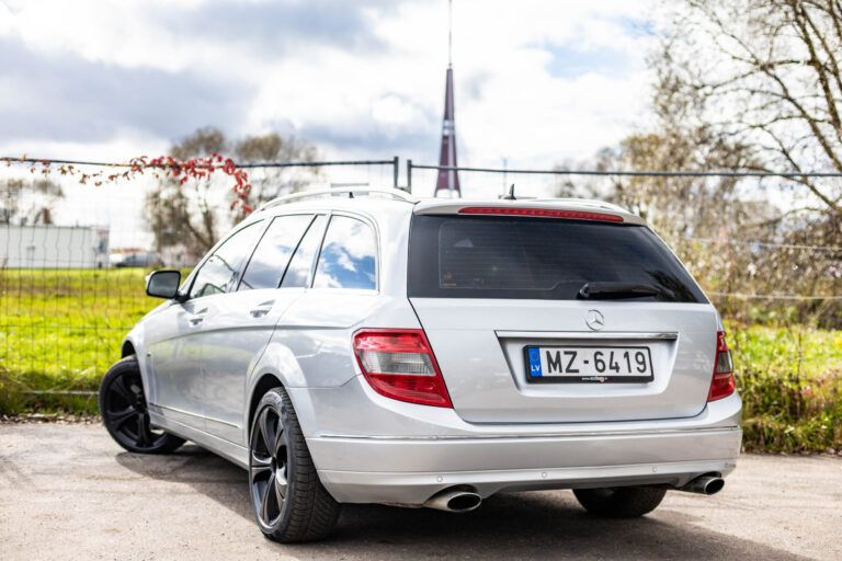 MERCEDES BENZ C320 – 6